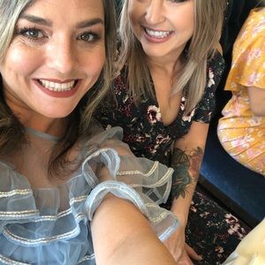 Meet your Posher, Courtney